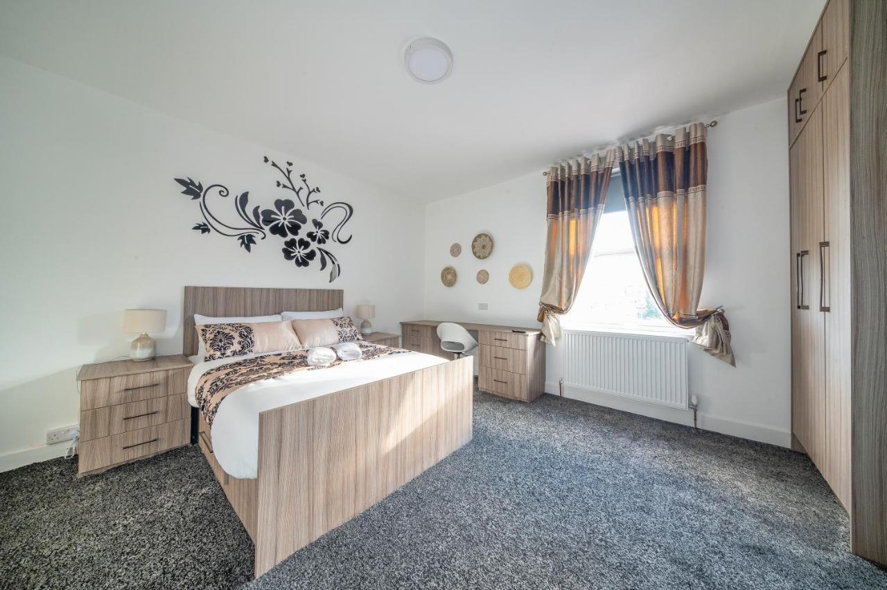*Rc12S* For Your Most Relaxed & Cosy Stay + Free Parking + Free Fast Wifi * Leeds  Exterior photo